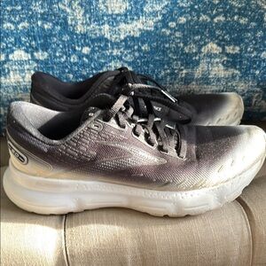 Brooks Glycerin 20 Women's Black and White Running Shoes